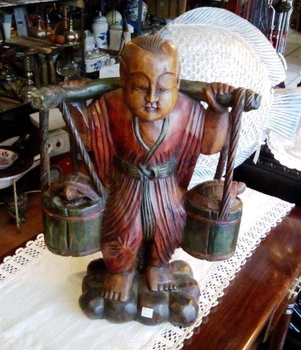 Figura Madeira Oriental Policromada