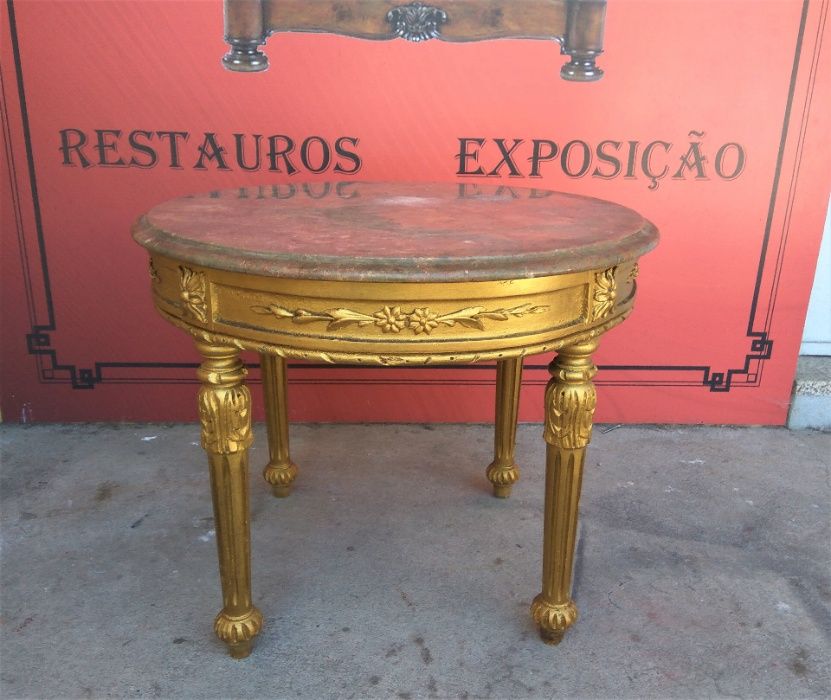 Mesinha Apoio Dourada