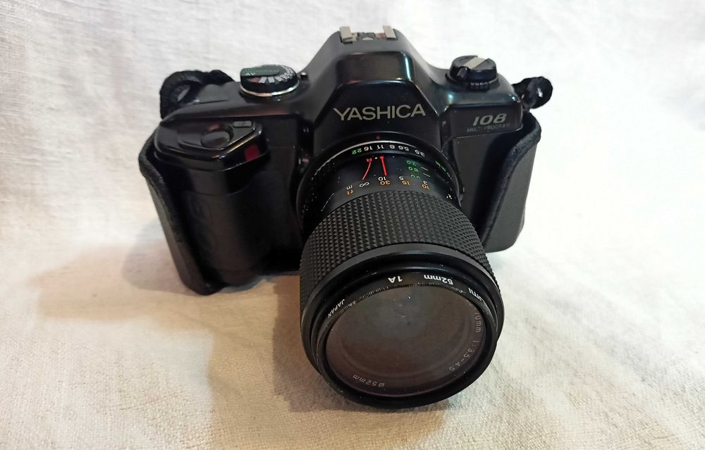 Máquina Fotográfica Yashica 108 Multi  Program